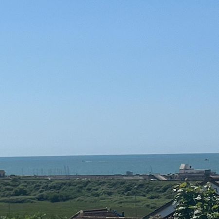 Spacious Studio Cabin With Sea/ Downs Views Sole Use Of Hottub In Seaford Luaran gambar