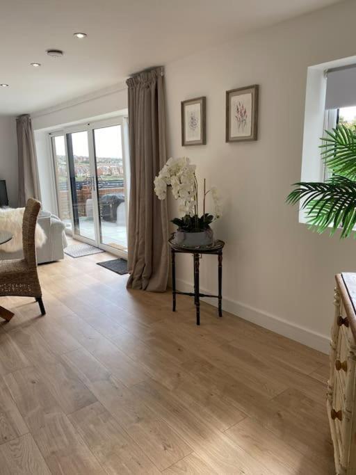 Spacious Studio Cabin With Sea/ Downs Views Sole Use Of Hottub In Seaford Luaran gambar