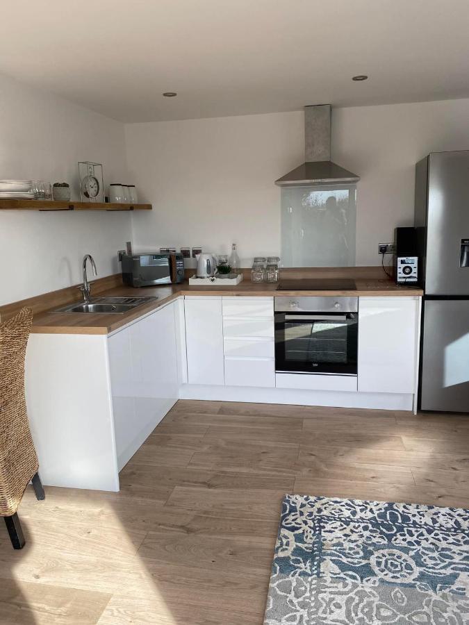 Spacious Studio Cabin With Sea/ Downs Views Sole Use Of Hottub In Seaford Luaran gambar