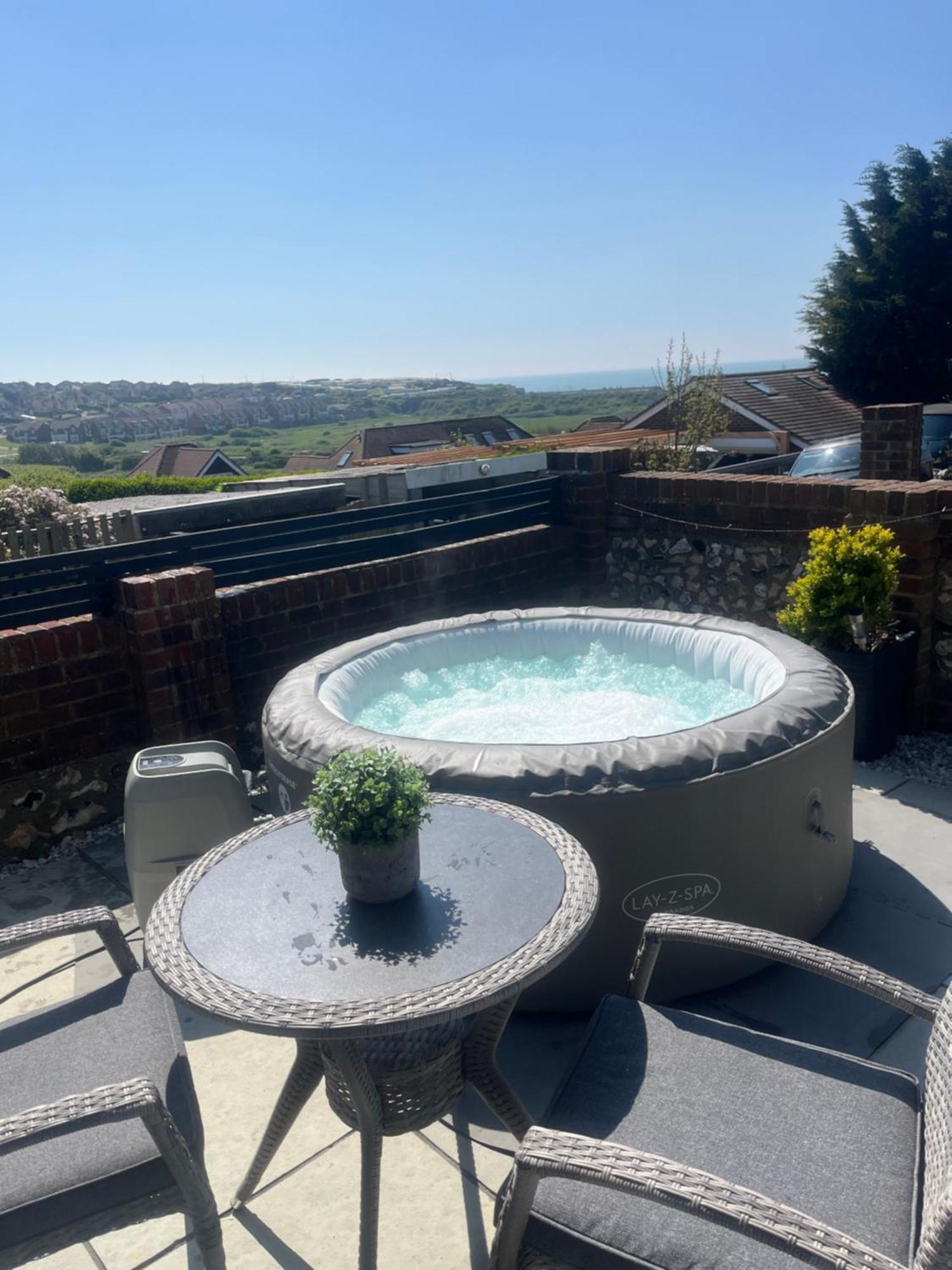 Spacious Studio Cabin With Sea/ Downs Views Sole Use Of Hottub In Seaford Luaran gambar